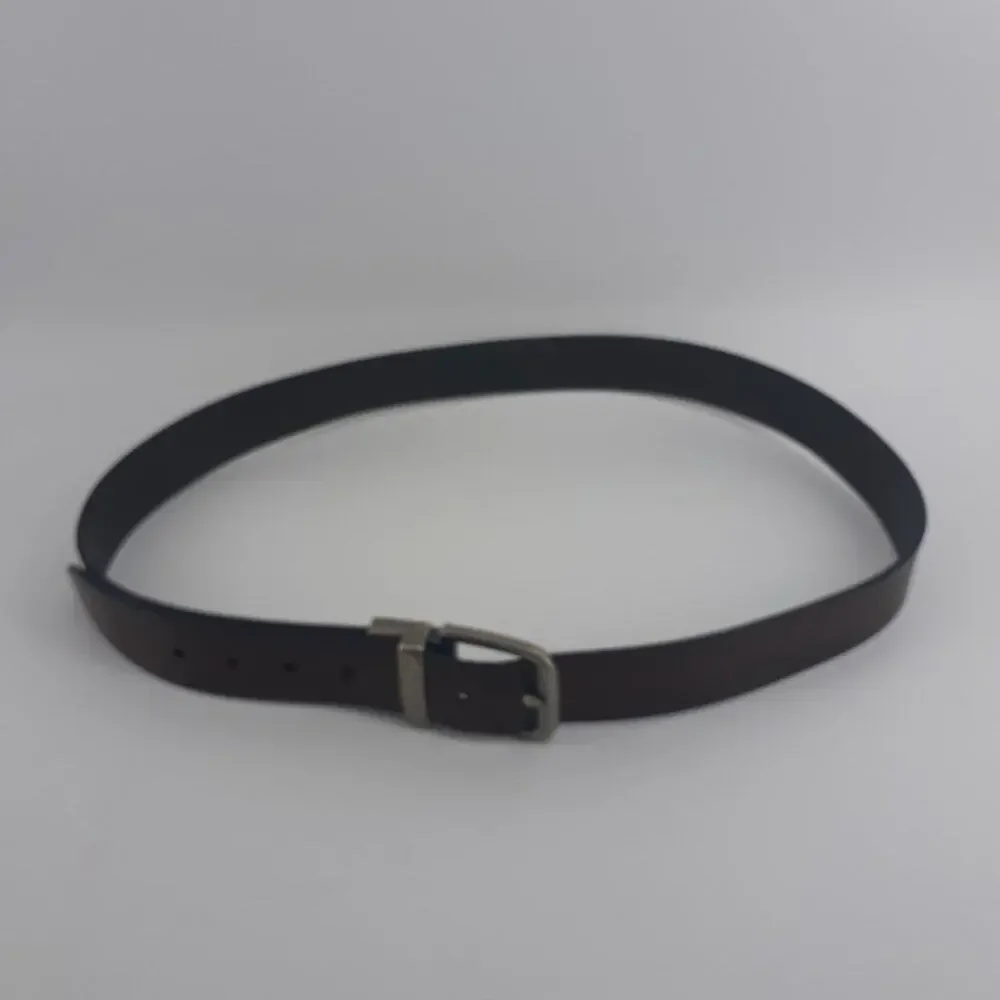 Levi's Men's Leather Dark Belt Brown Size 40 Silver Tone Single prong Buckle